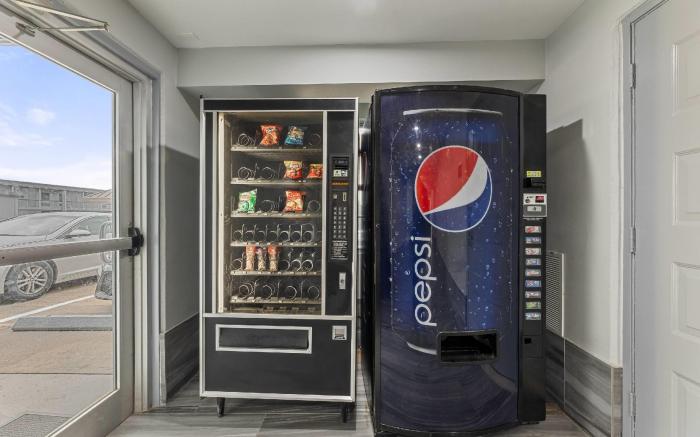 Super 8 by Wyndham Texas City/Galveston Area