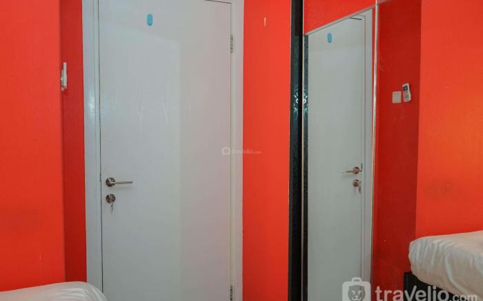 Comfy and Clean 2BR Green Pramuka Apt By Travelio