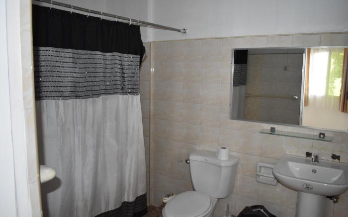 Seaside Traveler's Inn sleep 12 guests