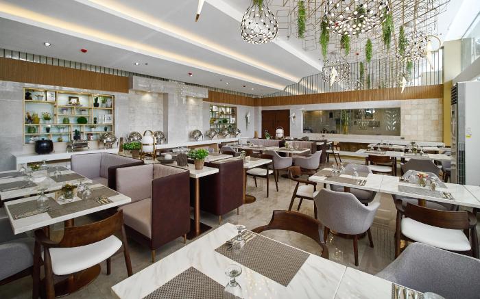 J7 Plaza Hotel