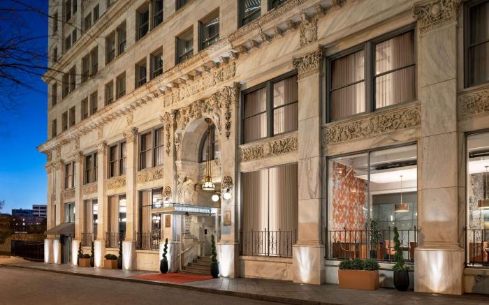 The Candler Hotel Atlanta, Curio Collection by Hilton
