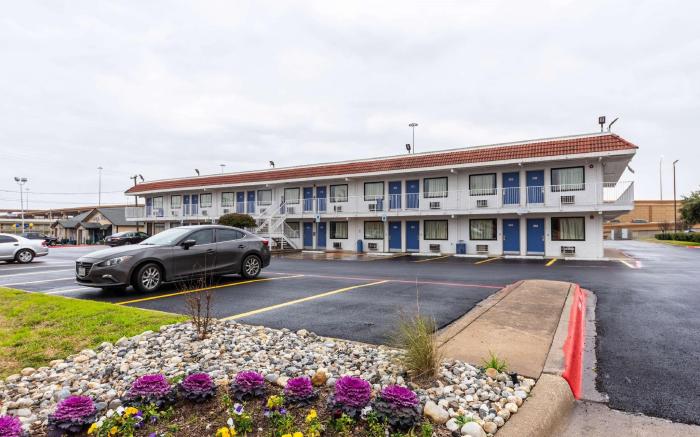 Motel 6 North Richland Hills, TX