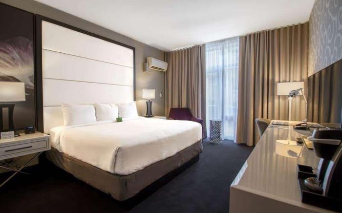 TRYP by Wyndham Savannah