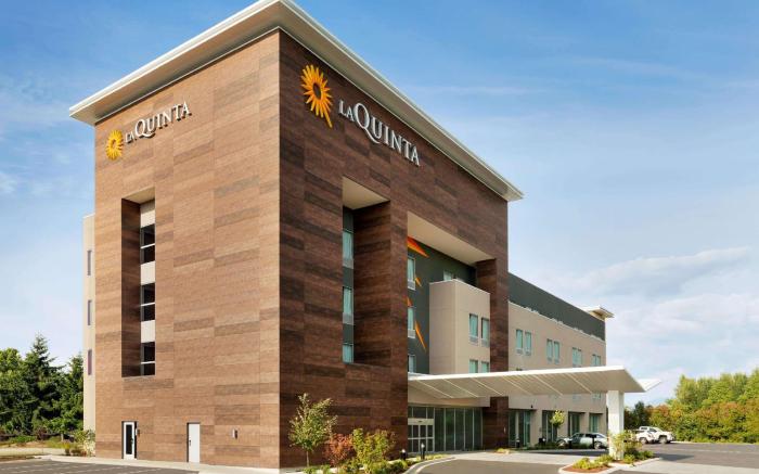 La Quinta Inn & Suites by Wyndham Burlington