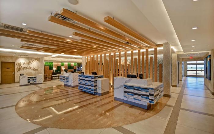 DoubleTree by Hilton Virginia Beach Oceanfront South