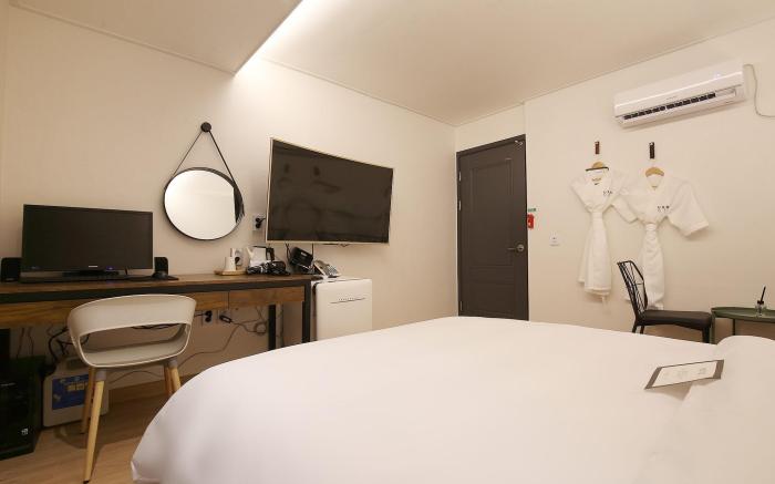 Urban Stay Hotel