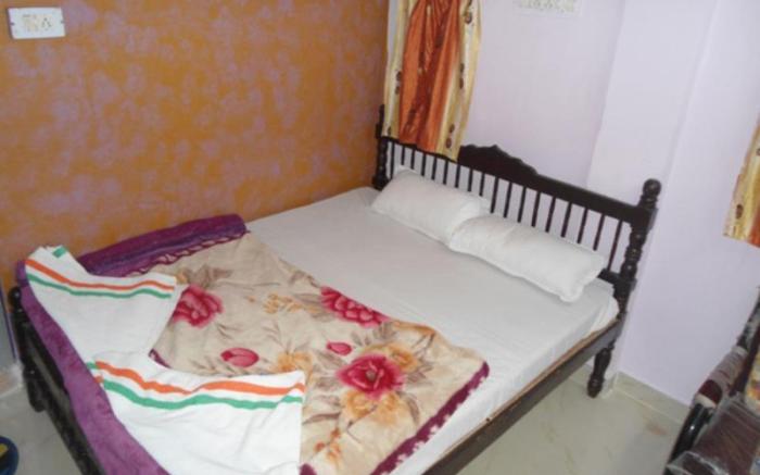Tanu Guest House