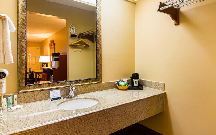 Quality Inn & Suites Garland - East Dallas