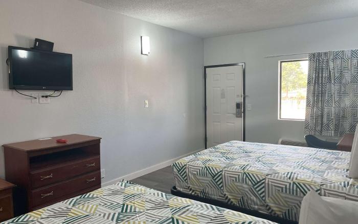 Motel 6 Cleveland, MS – Delta State University