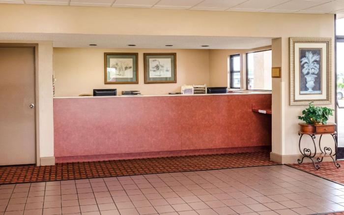 Motel 6 Cleveland, MS – Delta State University