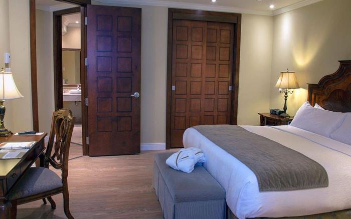 Hotel Brossard, an Ascend Collection Hotel