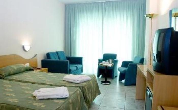 Hotel RH Arena - Todo Incluido