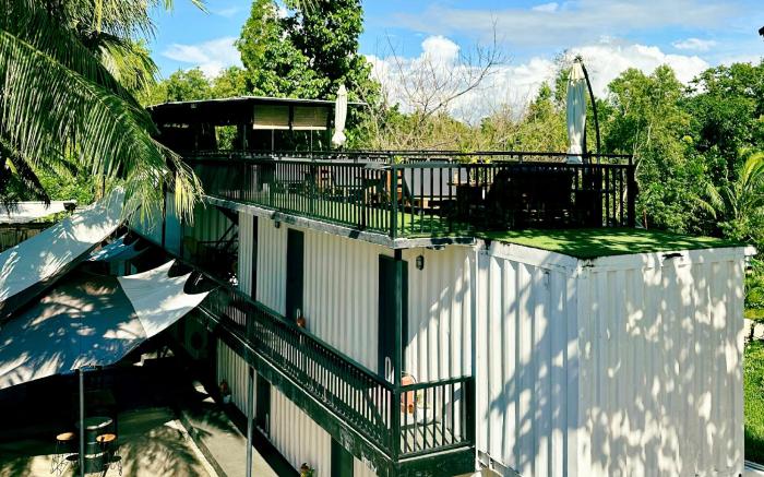 PIG DIVE HOSTEL MOALBOAL