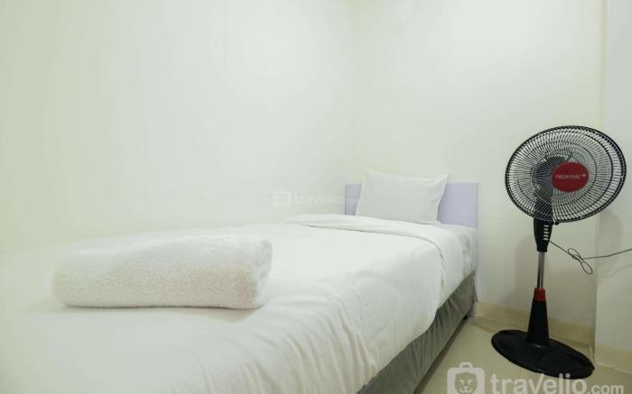 Simply Living 2BR at Bassura City Apt By Travelio
