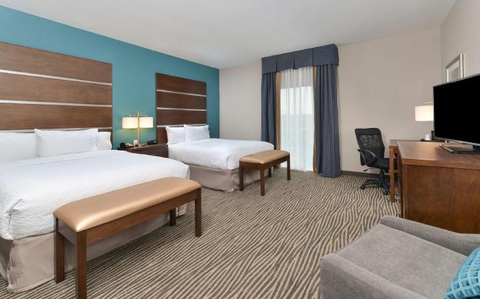 Hampton Inn & Suites Des Moines Downtown