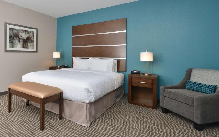 Hampton Inn & Suites Des Moines Downtown