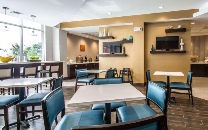 Comfort Suites Fort Lauderdale Airport South & Cruise Port