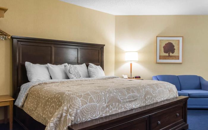 Econo Lodge Airport