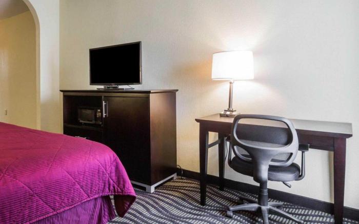 Quality Inn & Suites North Montgomery