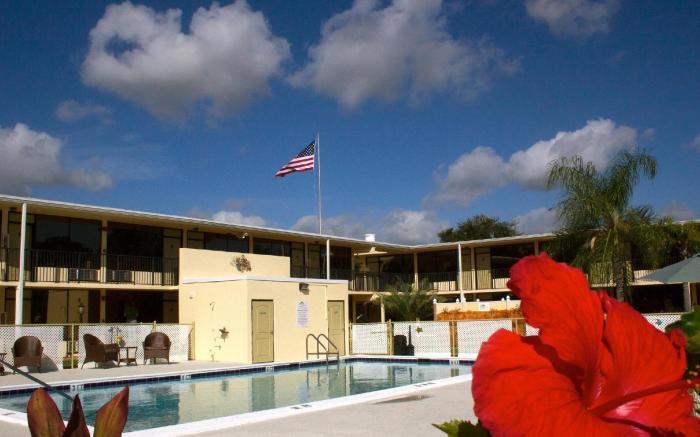 At Home Inn - Fort Pierce