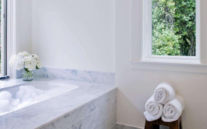 Farmhouse Inn