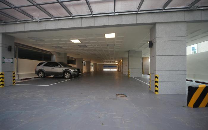 Brown-Dot Hotel Beomil