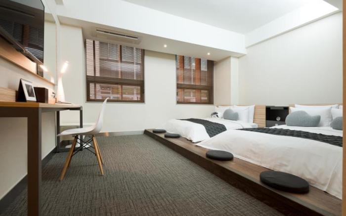 Metro Hotel Myeongdong