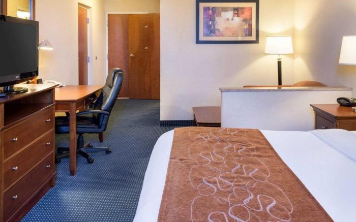 Comfort Suites Newport News Airport
