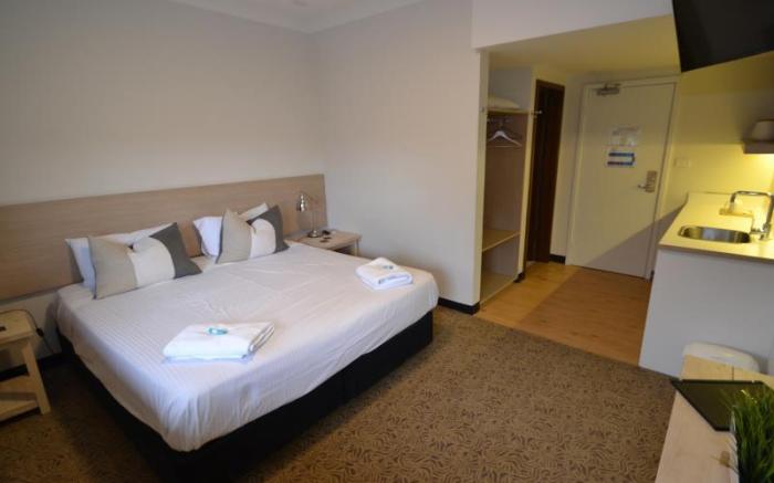 Crossroads Hotel