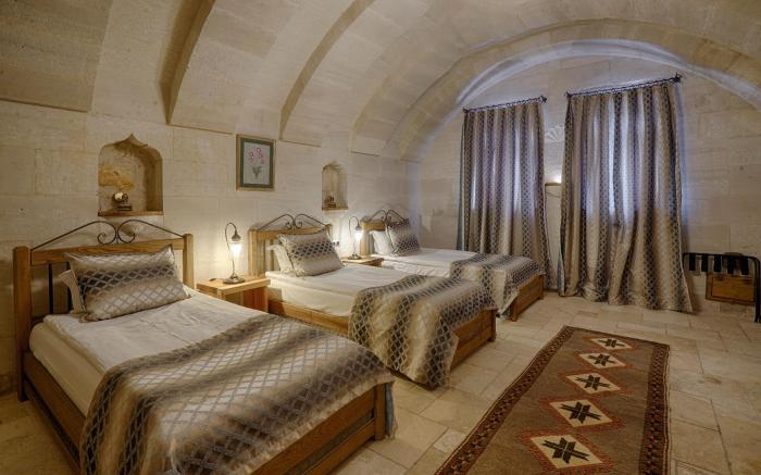 Hera Cave Suites