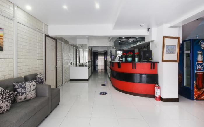 OYO 894 Cosmo Hotel P Campa Manila