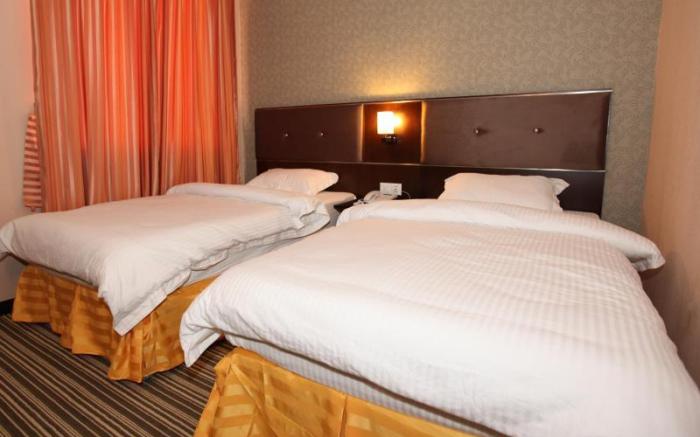 1 City Hotel 