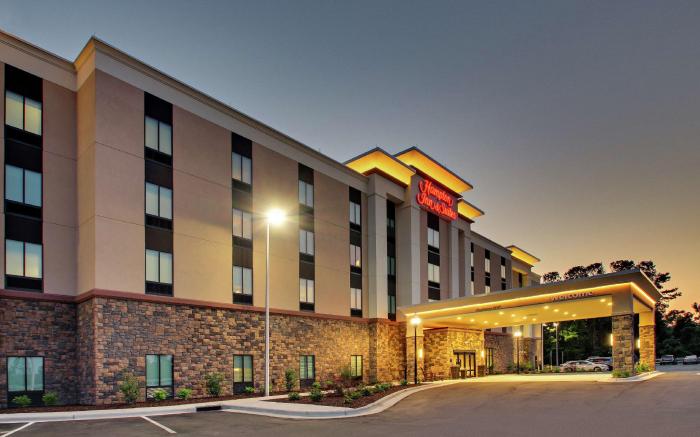 Hampton Inn & Suites Southport