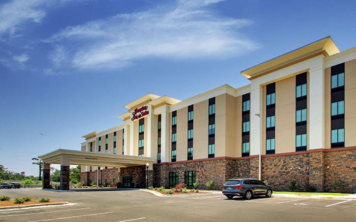 Hampton Inn & Suites Southport