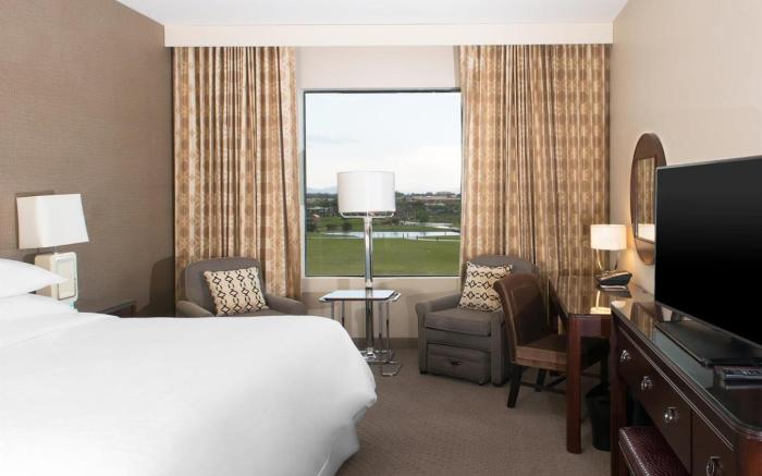 Sheraton Mesa Hotel at Wrigleyville West