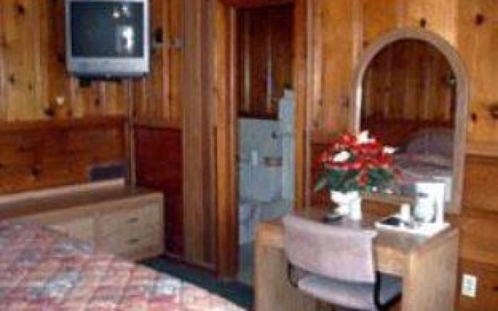 Pinewood Inn
