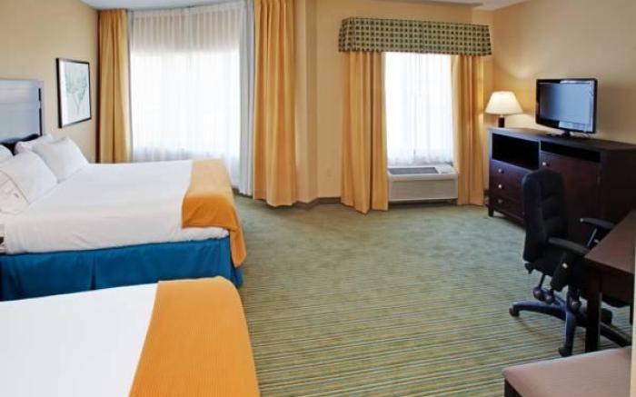 Holiday Inn Express Waterloo-Cedar Falls