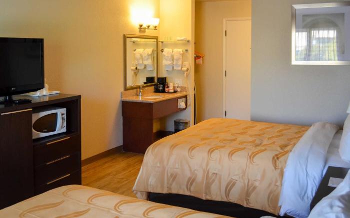 Quality Inn Near Six Flags Discovery Kingdom-Napa Valley