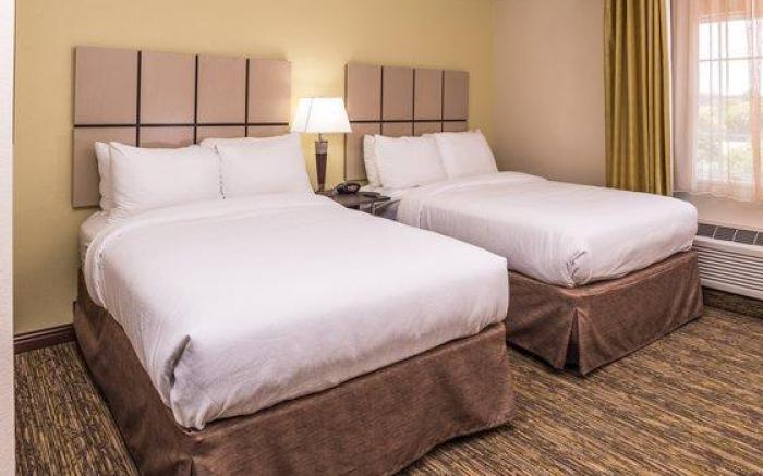 Candlewood Suites Topeka Hotel By IHG