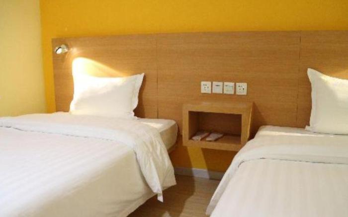 7 Days Inn Chengdu Huaxi Yulin Provincial Stadium Metro Station