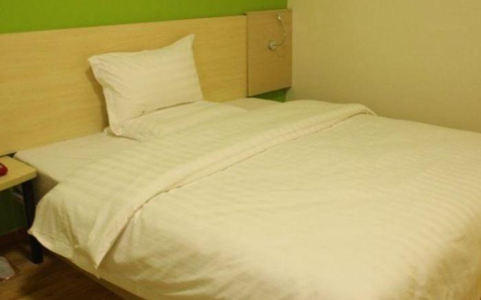7 Days Inn Chengdu Sichuan Normal University Chenglong Headquarters Economy Harbor