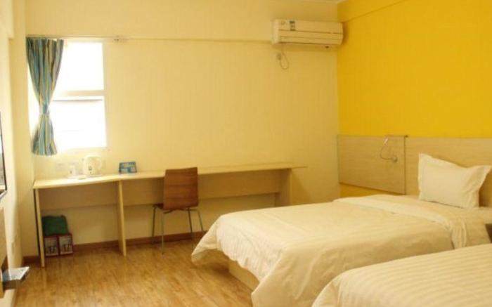 7 Days Inn Chengdu Sichuan Normal University Chenglong Headquarters Economy Harbor