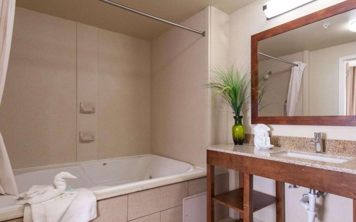 Comfort Suites Tulsa Central