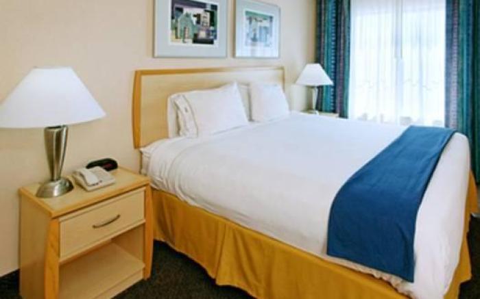 Holiday Inn Express Hotel & Suites San Antonio - Rivercenter Area By IHG