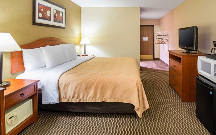 Comfort Suites