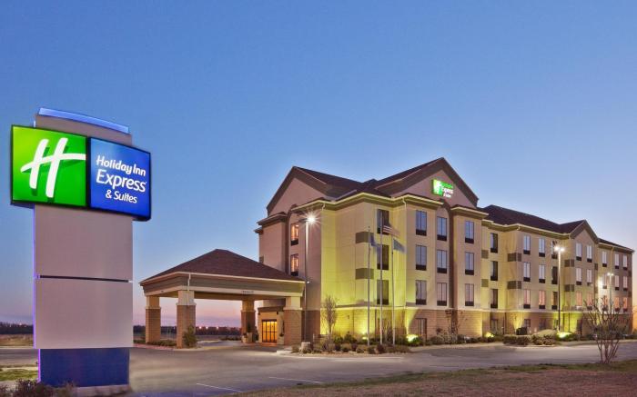 Holiday Inn Express Hotel & Suites Shawnee I-40 By IHG