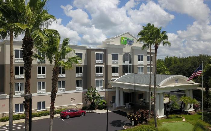 Holiday Inn Express and Suites Tampa I-75 at Bruce B. Downs By IHG