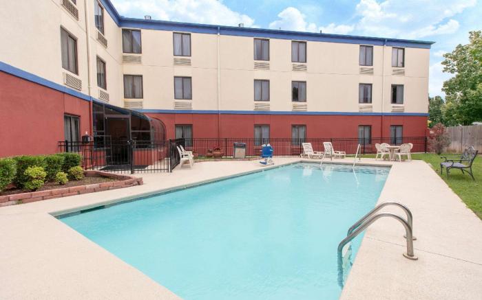 Days Inn by Wyndham Tulsa Central
