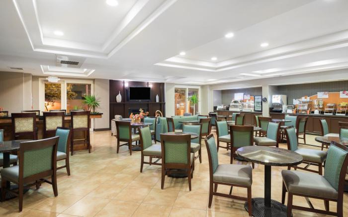Holiday Inn Express Hotel & Suites Vacaville By IHG