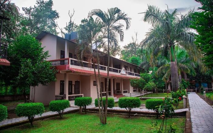 OYO 556 Chitwan Riverside Resort